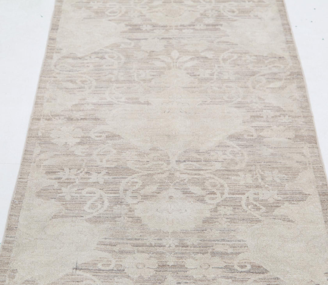 Serenity 2’ 6″ x 7’ 11” - No. AV44966 - ALRUG Rug Store