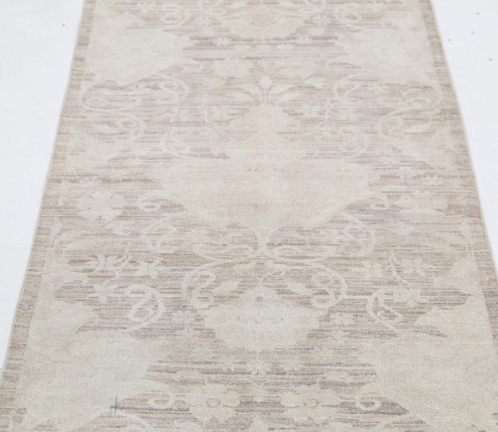 Serenity 2’ 6″ x 7’ 11” - No. AV44966 - ALRUG Rug Store