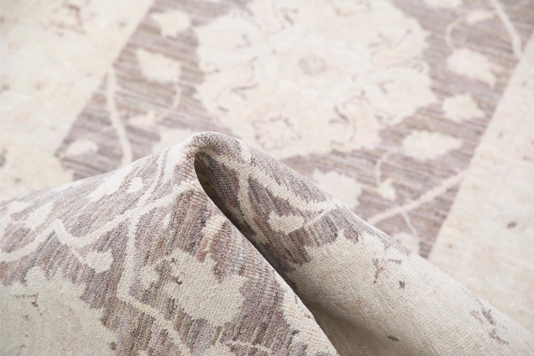 Serenity 2’ 8″ x 9’ 5″ - No. AV95777 - ALRUG Rug Store