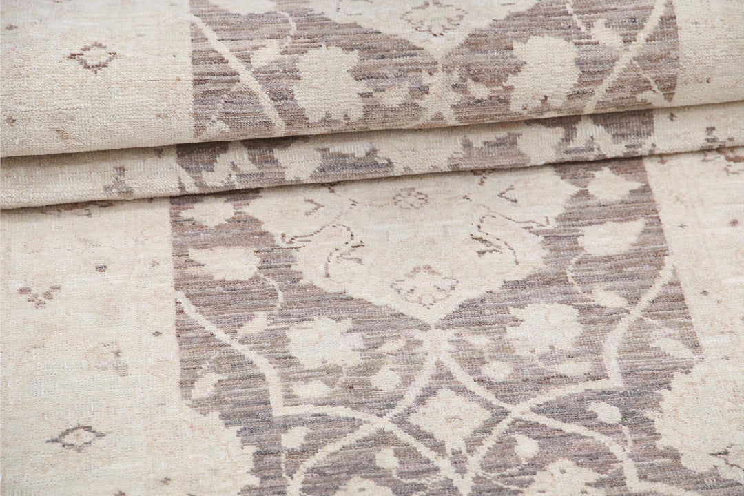 Serenity 2’ 8″ x 9’ 5″ - No. AV95777 - ALRUG Rug Store