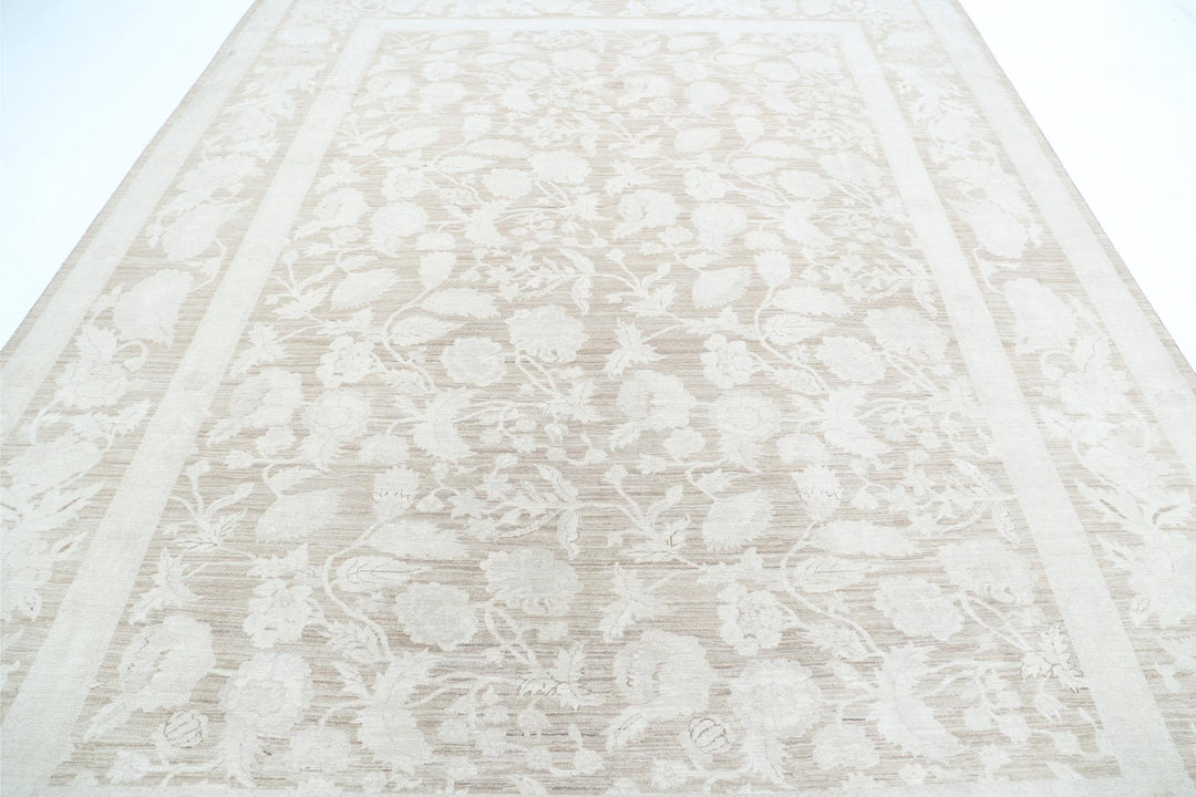 Serenity 8’ 10” x 11’ 1″ - No. AV81962 - ALRUG Rug Store