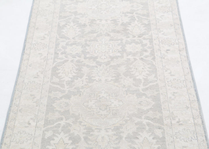 Serenity 2’ 6″ x 5’ 11” - No. AV42851 - ALRUG Rug Store