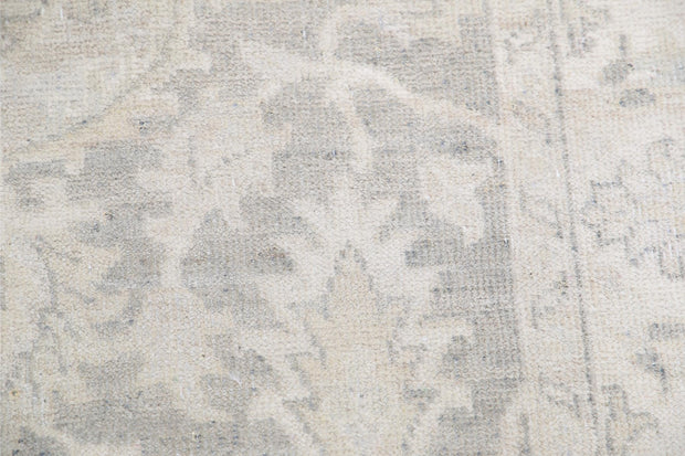 Serenity 2’ 6″ x 5’ 11” - No. AV42851 - ALRUG Rug Store