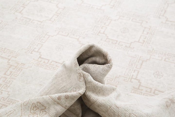 Khotan 17’ 0″ x 23’ 11” - No. AV38992 - ALRUG Rug Store