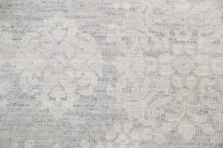 Serenity 8’ 9″ x 11’ 6″ - No. AV62415 - ALRUG Rug Store