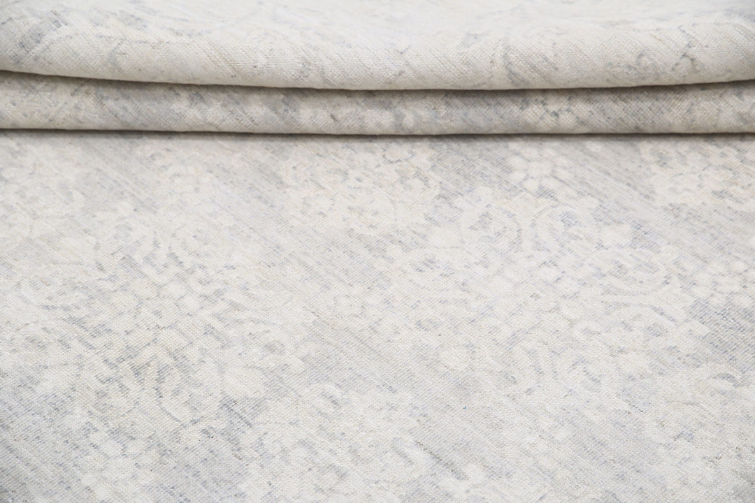 Serenity 8’ 9″ x 11’ 6″ - No. AV62415 - ALRUG Rug Store