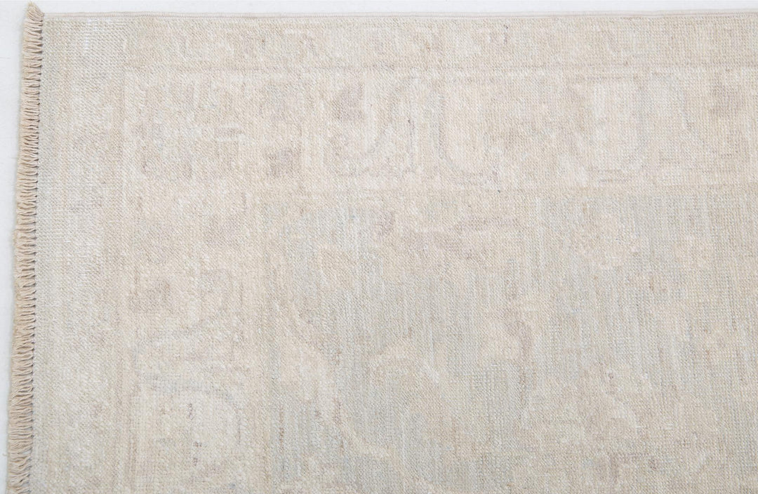 Serenity 2’ 7″ x 8’ 5″ - No. AV46724 - ALRUG Rug Store