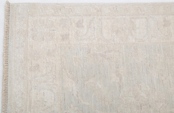 Serenity 2’ 7″ x 8’ 5″ - No. AV46724 - ALRUG Rug Store