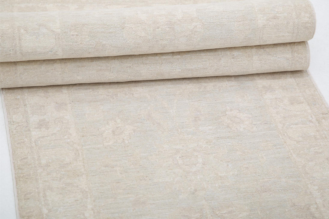 Serenity 2’ 7″ x 8’ 5″ - No. AV46724 - ALRUG Rug Store