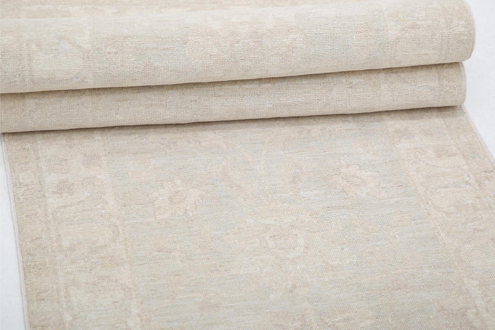 Serenity 2’ 7″ x 8’ 5″ - No. AV46724 - ALRUG Rug Store