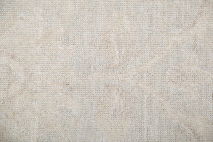 Serenity 2’ 7″ x 8’ 5″ - No. AV46724 - ALRUG Rug Store