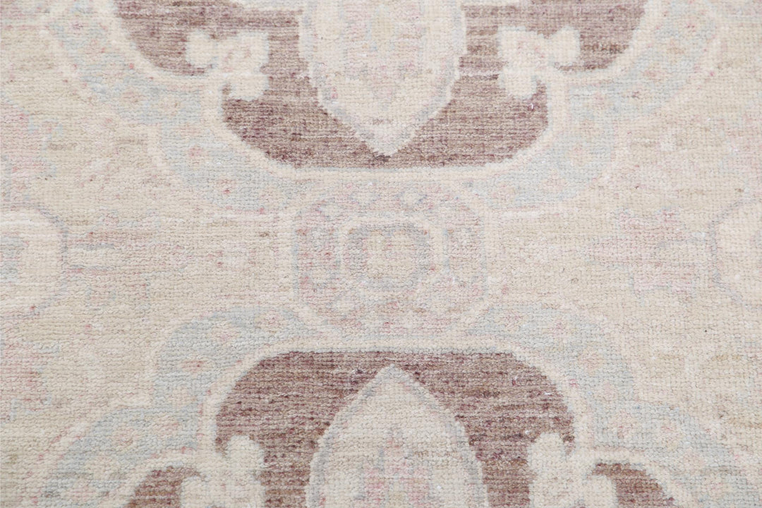 Serenity 2’ 6″ x 8’ 3″ - No. AV79043 - ALRUG Rug Store