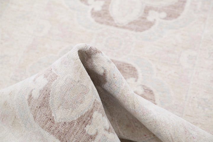 Serenity 2’ 6″ x 8’ 3″ - No. AV79043 - ALRUG Rug Store