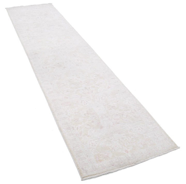 Serenity 2’ 6″ x 10’ 5″ - No. AV61816 - ALRUG Rug Store