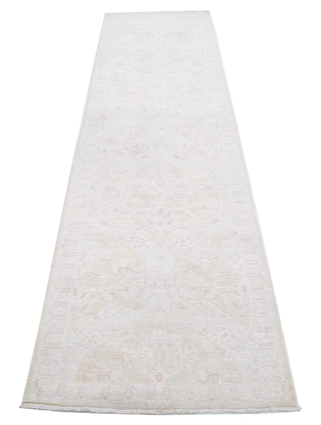 Serenity 2’ 6″ x 10’ 5″ - No. AV61816 - ALRUG Rug Store