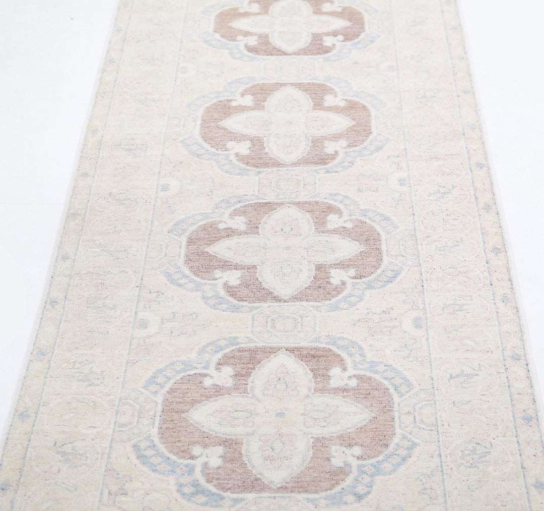 Serenity 2’ 6″ x 10’ 0″ - No. AV42258 - ALRUG Rug Store