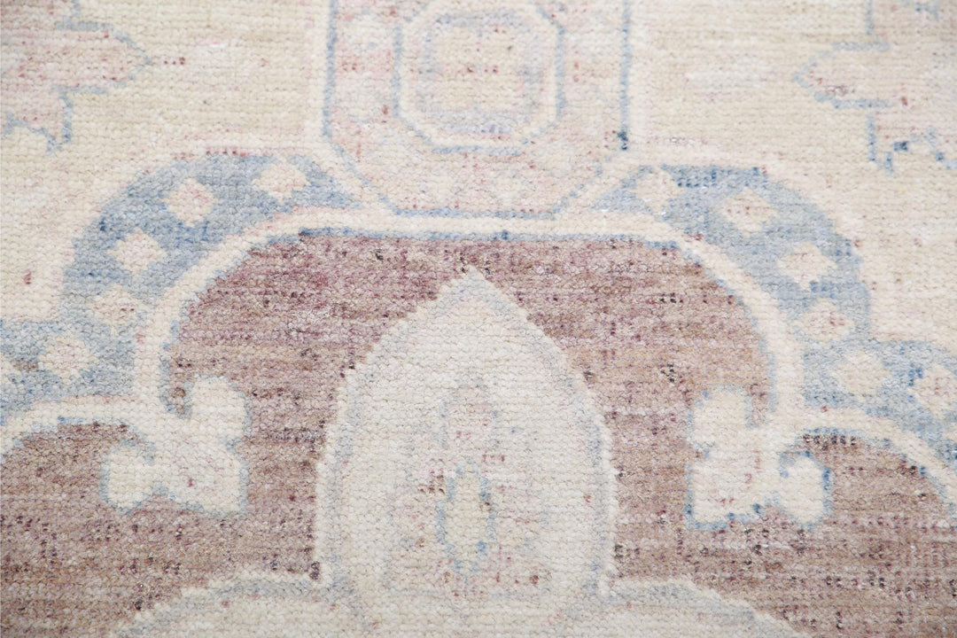 Serenity 2’ 6″ x 10’ 0″ - No. AV42258 - ALRUG Rug Store