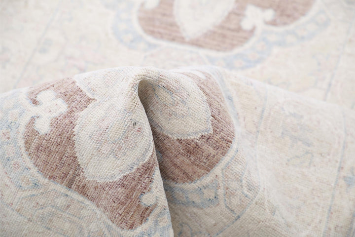 Serenity 2’ 6″ x 10’ 0″ - No. AV42258 - ALRUG Rug Store