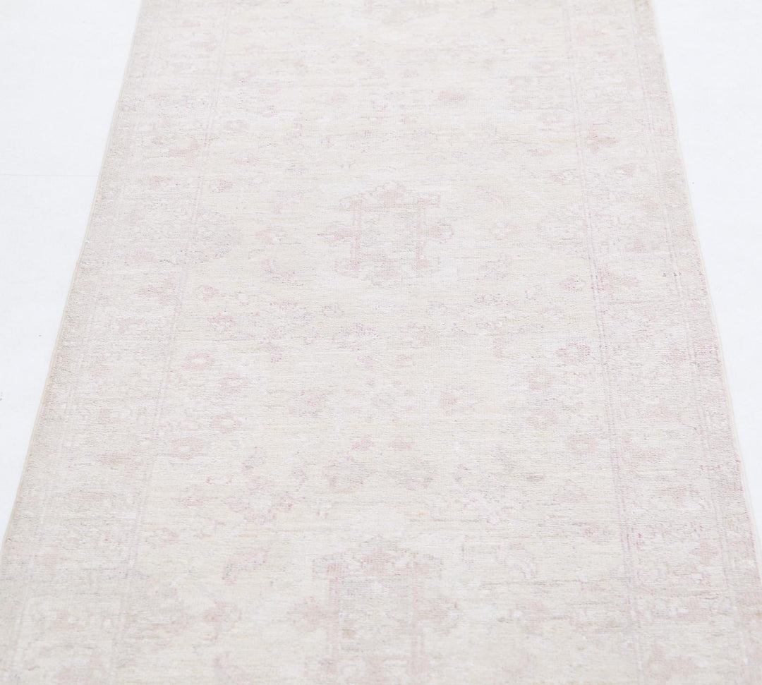 Serenity 2’ 5″ x 9’ 8″ - No. AV80687 - ALRUG Rug Store