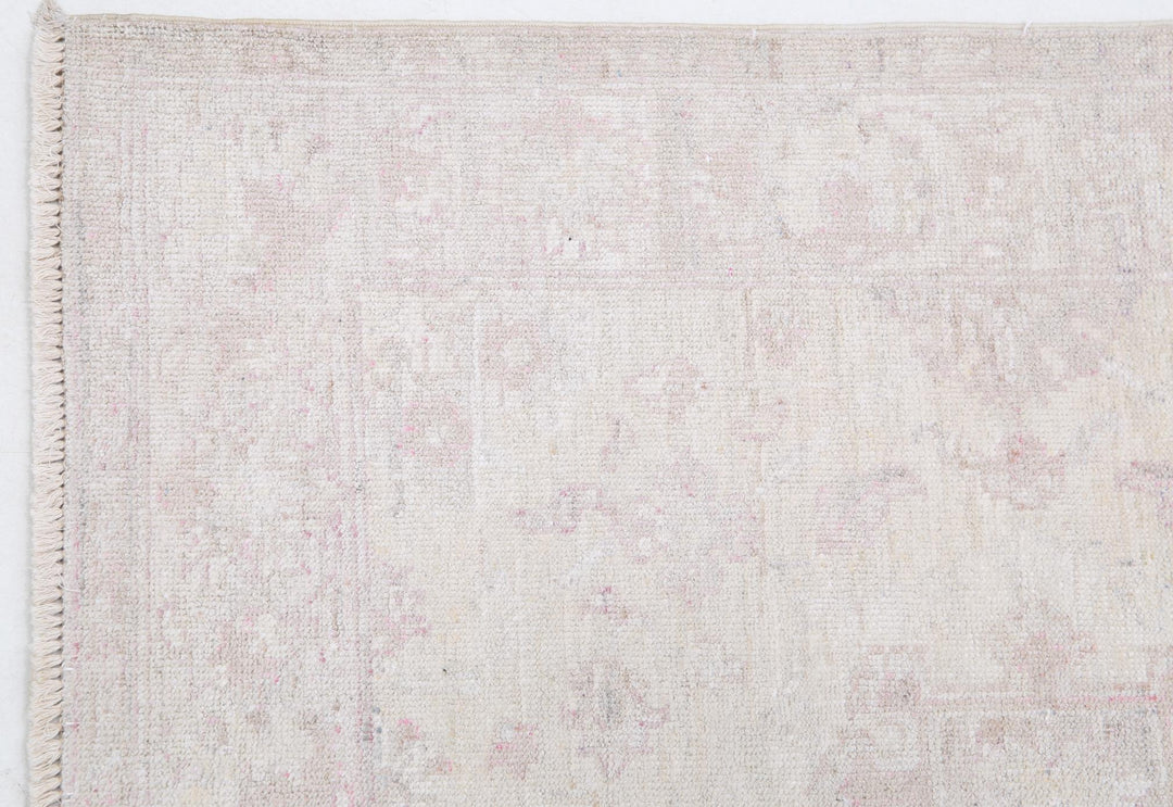 Serenity 2’ 5″ x 9’ 8″ - No. AV80687 - ALRUG Rug Store