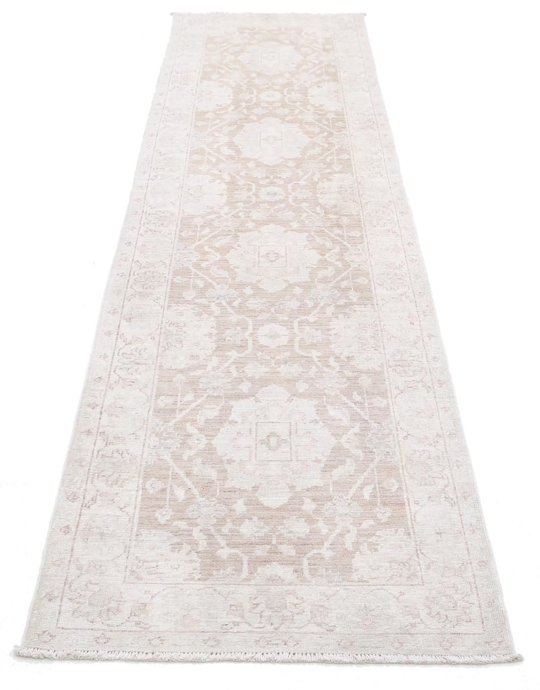 Serenity 2’ 7″ x 10’ 0″ - No. AV42768 - ALRUG Rug Store