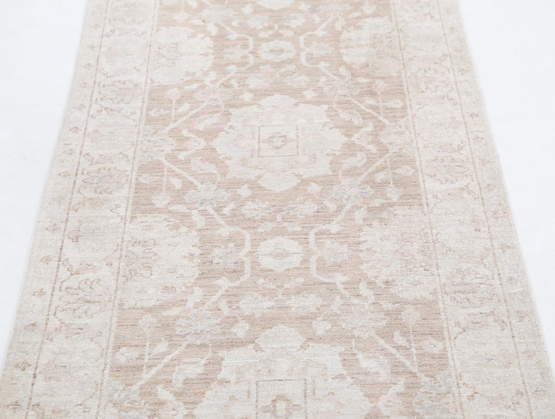 Serenity 2’ 7″ x 10’ 0″ - No. AV42768 - ALRUG Rug Store