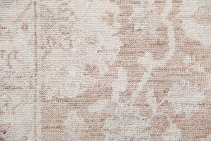 Serenity 2’ 7″ x 10’ 0″ - No. AV42768 - ALRUG Rug Store