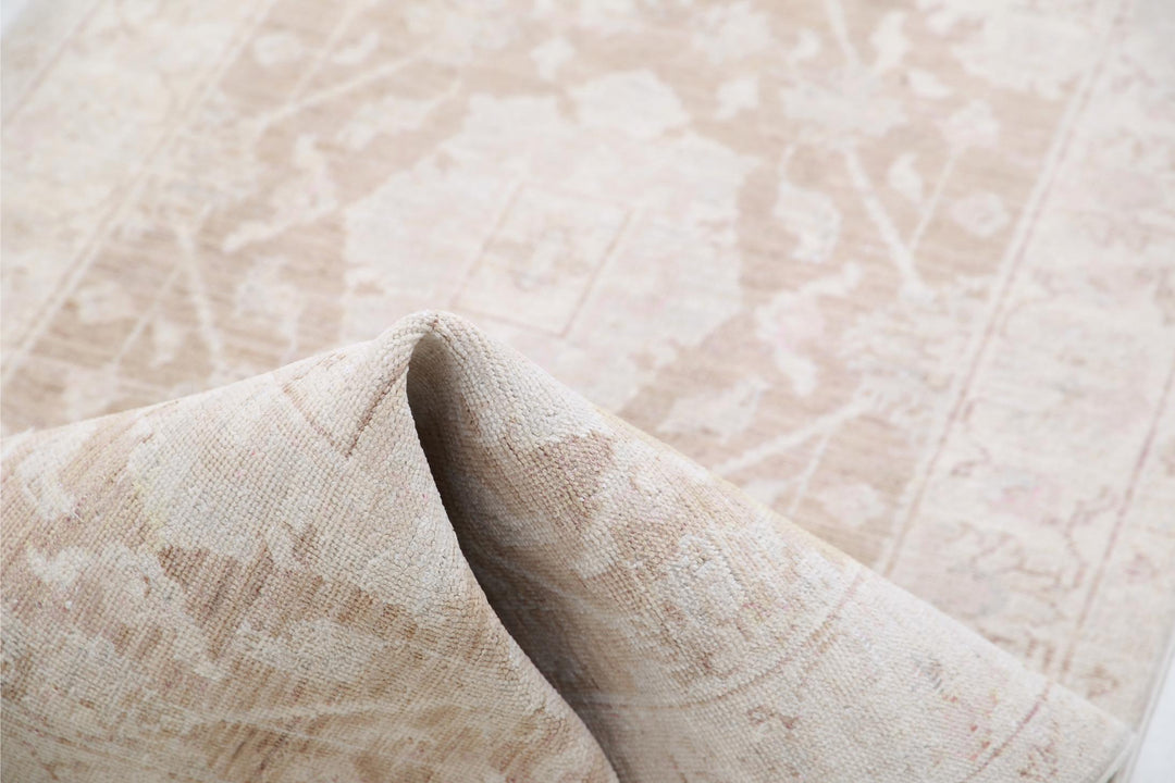 Serenity 2’ 7″ x 10’ 0″ - No. AV42768 - ALRUG Rug Store