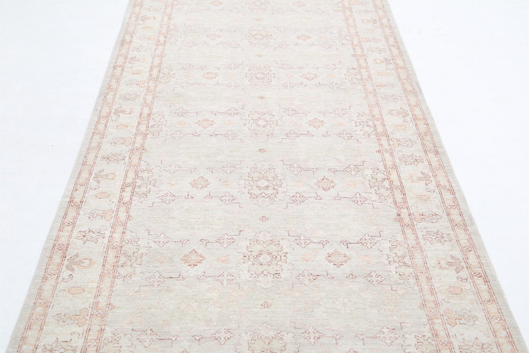 Serenity 3’ 10” x 10’ 8″ - No. AV89408 - ALRUG Rug Store