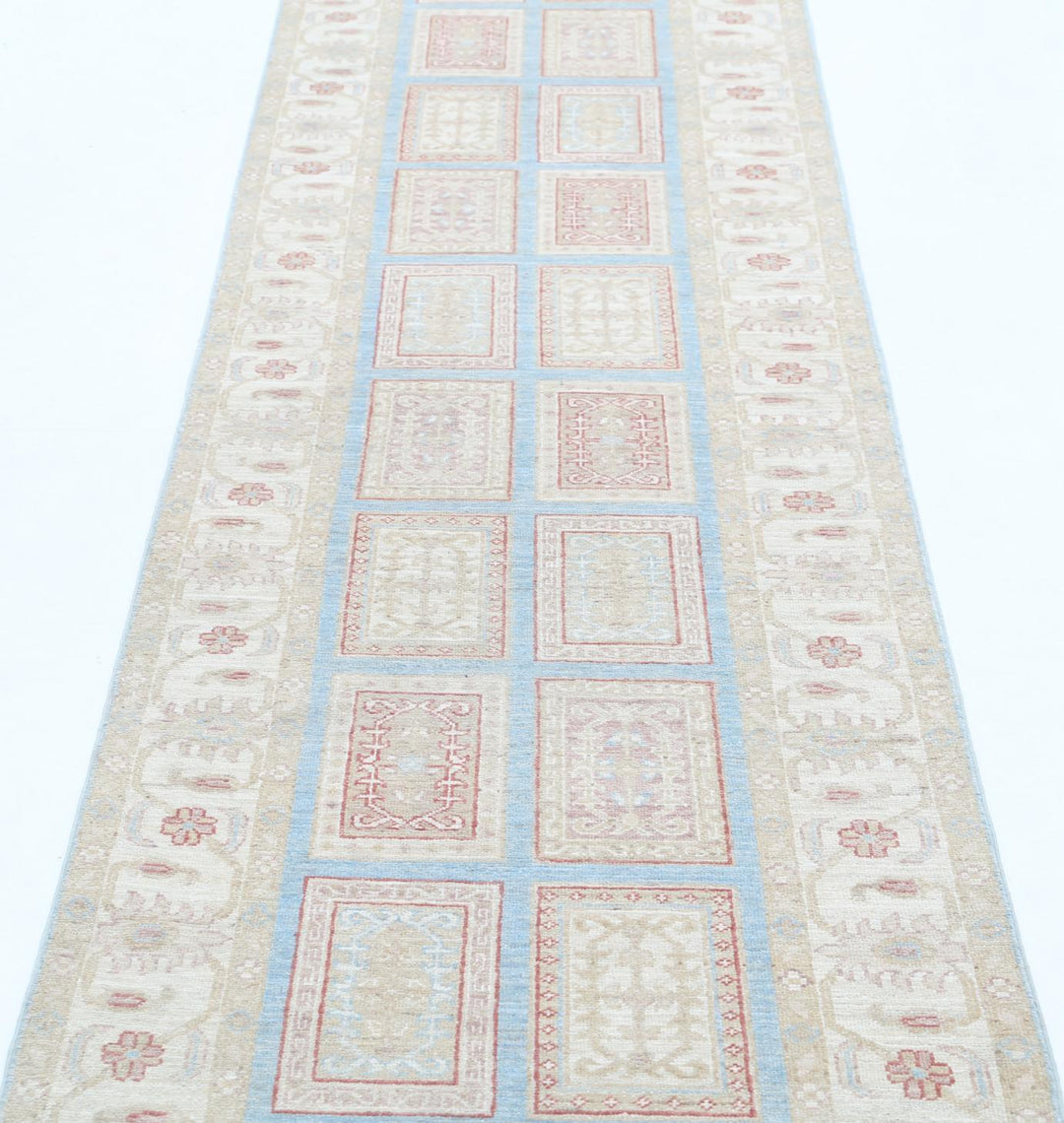 Serenity 2’ 7″ x 10’ 1″ - No. AV18458 - ALRUG Rug Store