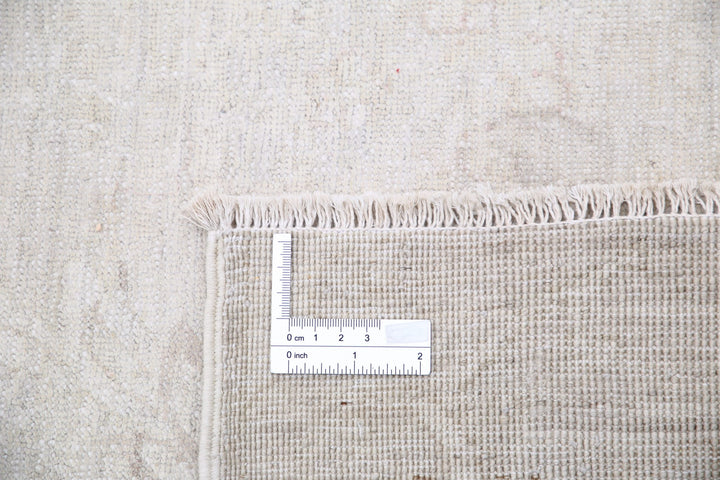 Serenity 8’ 9″ x 11’ 7″ - No. AV92732 - ALRUG Rug Store