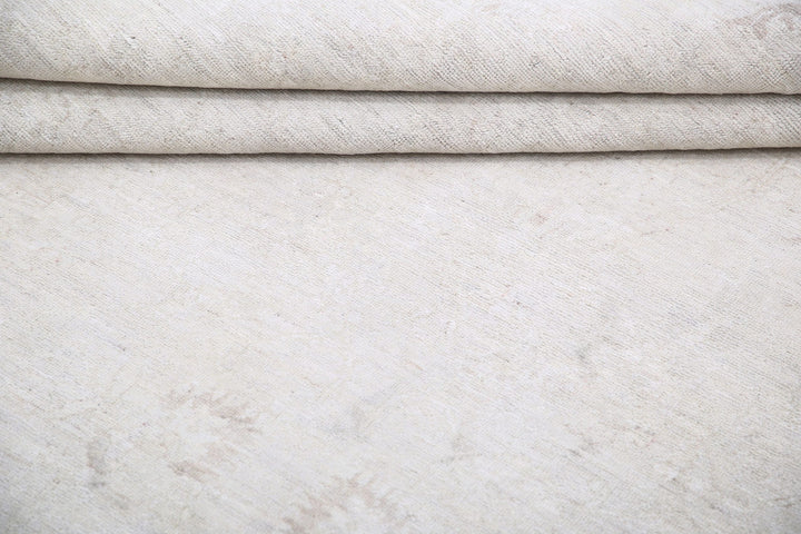 Serenity 8’ 9″ x 11’ 7″ - No. AV92732 - ALRUG Rug Store