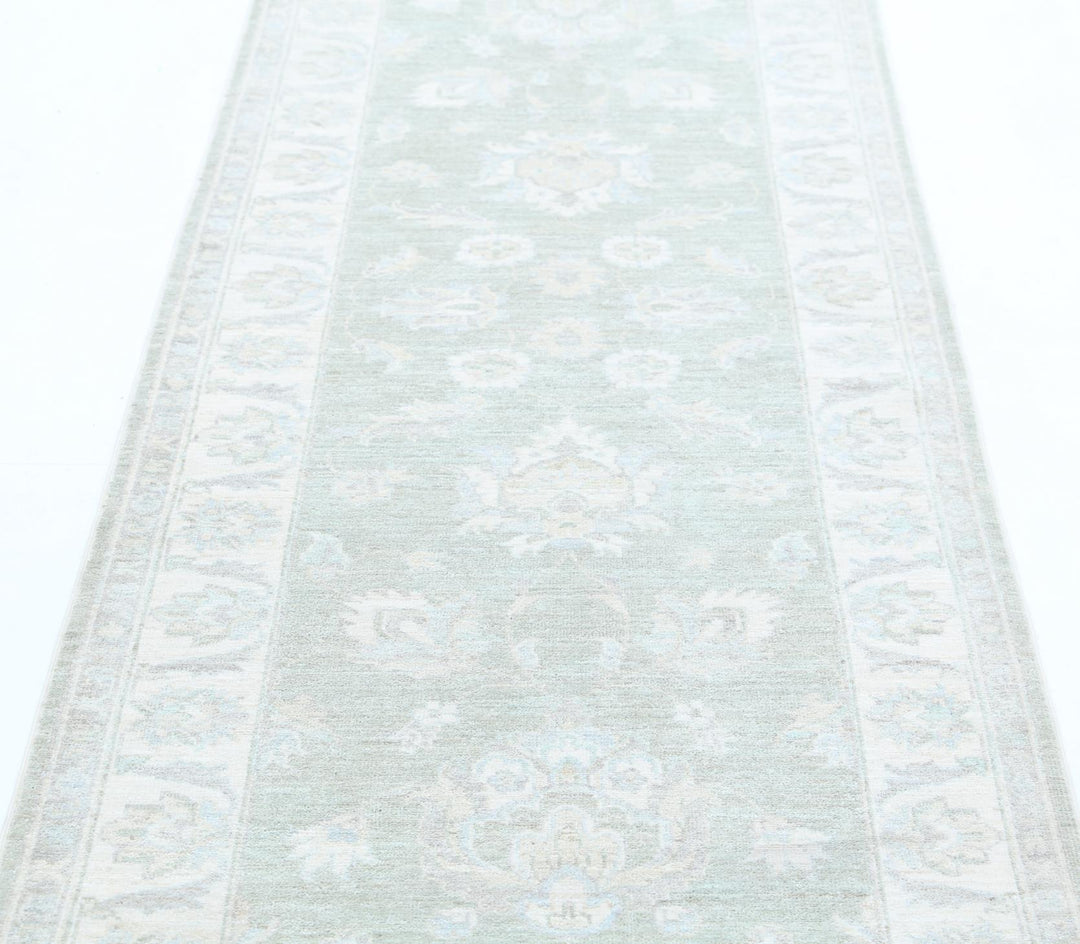 Serenity 2’ 9″ x 7’ 11” - No. AV93408 - ALRUG Rug Store