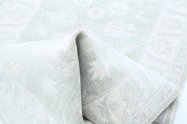 Serenity 2’ 9″ x 7’ 11” - No. AV93408 - ALRUG Rug Store