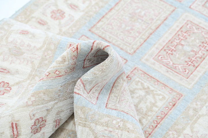 Serenity 2’ 9″ x 7’ 9″ - No. AV29114 - ALRUG Rug Store