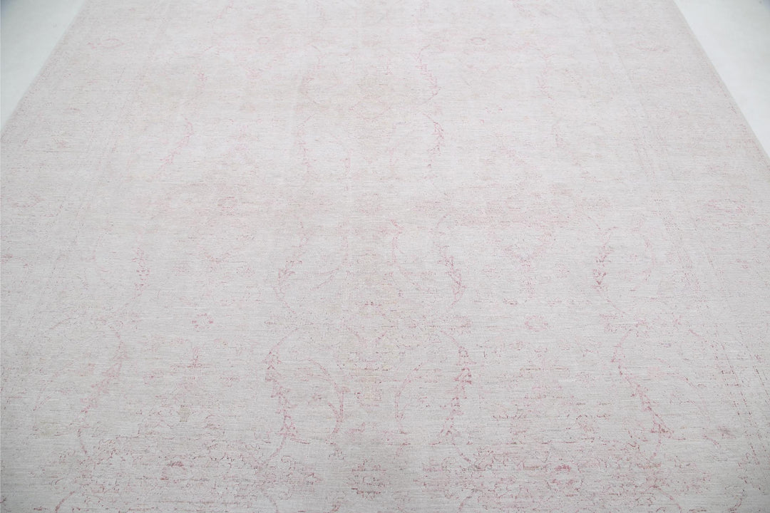 Serenity 9’ 1″ x 11’ 2″ - No. AV69602 - ALRUG Rug Store