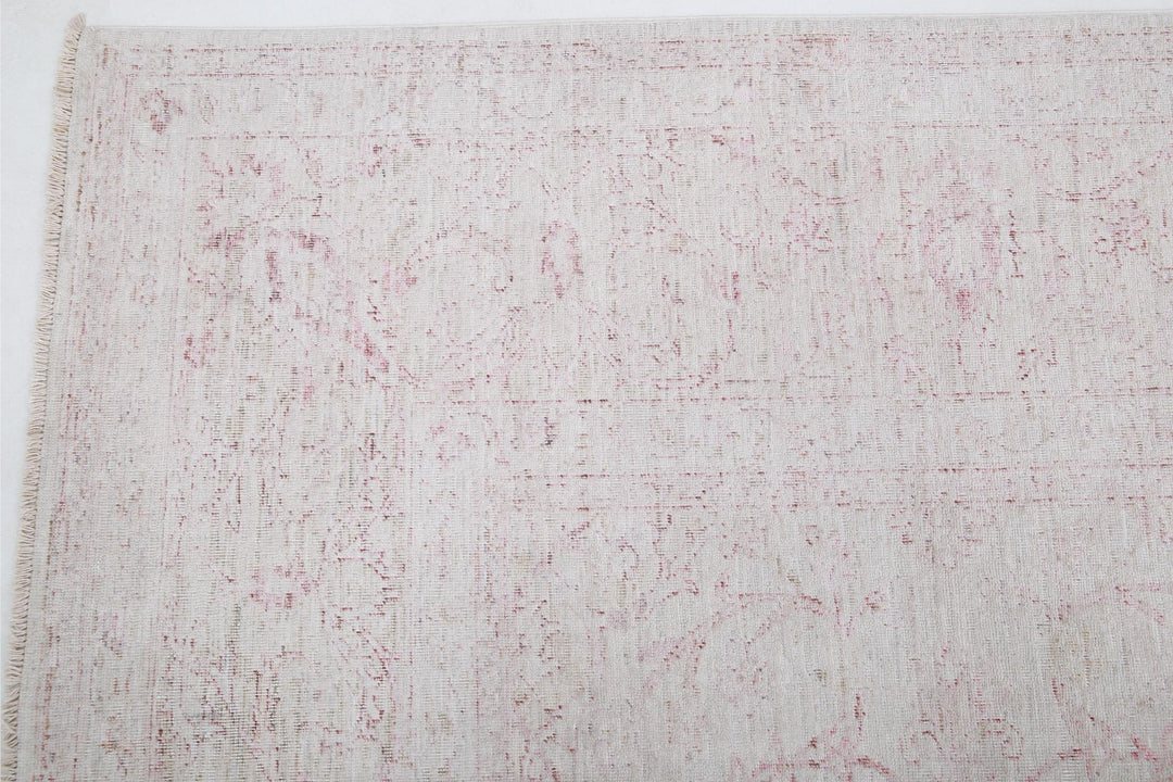 Serenity 9’ 1″ x 11’ 2″ - No. AV69602 - ALRUG Rug Store