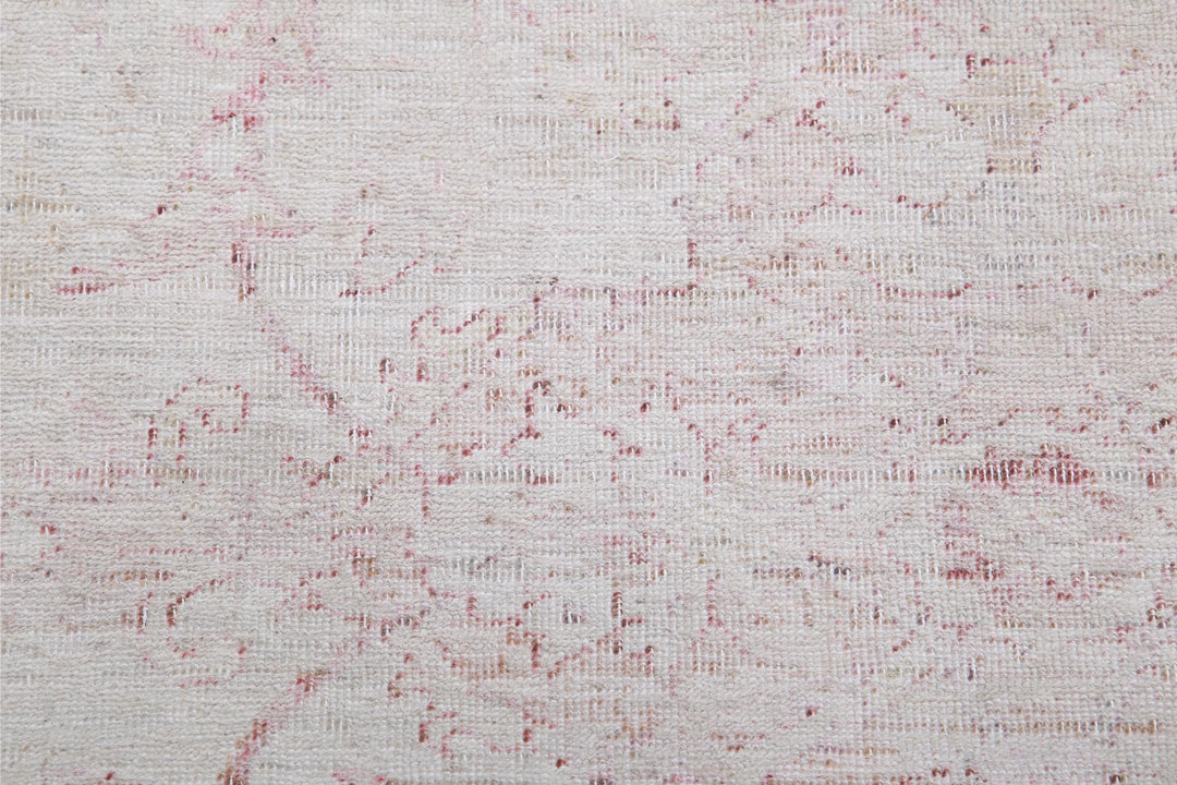 Serenity 9’ 1″ x 11’ 2″ - No. AV69602 - ALRUG Rug Store