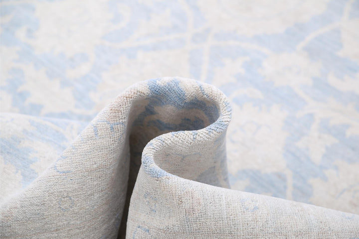 Serenity 6’ 0″ x 8’ 7″ - No. AV50982 - ALRUG Rug Store