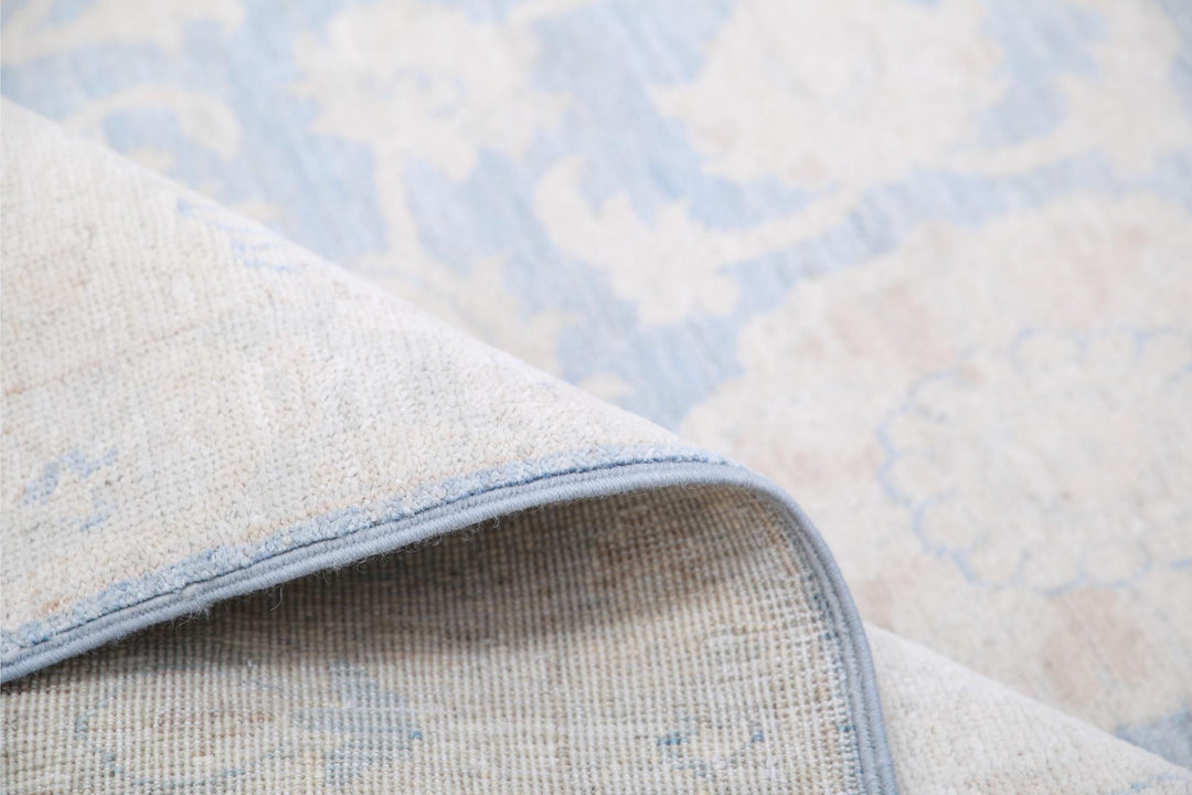 Serenity 6’ 0″ x 8’ 7″ - No. AV50982 - ALRUG Rug Store