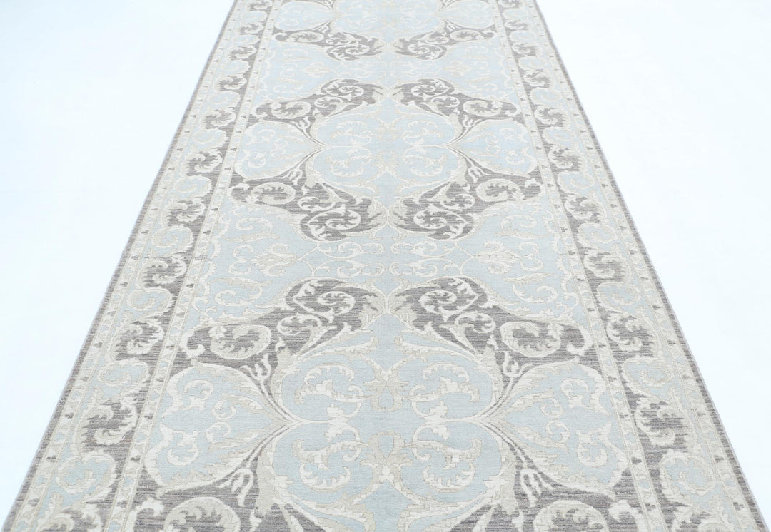 Serenity 4’ 11” x 13’ 2″ - No. AV46229 - ALRUG Rug Store