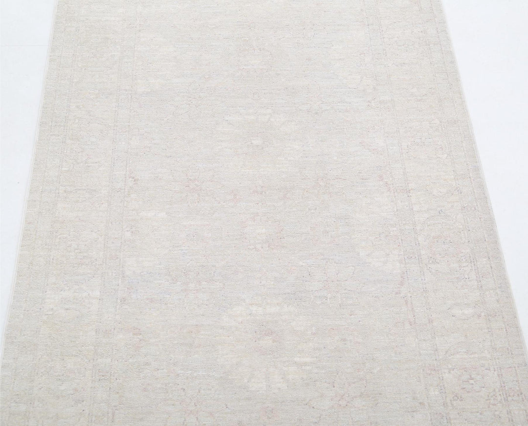 Serenity 2’ 10” x 10’ 0″ - No. AV34689 - ALRUG Rug Store