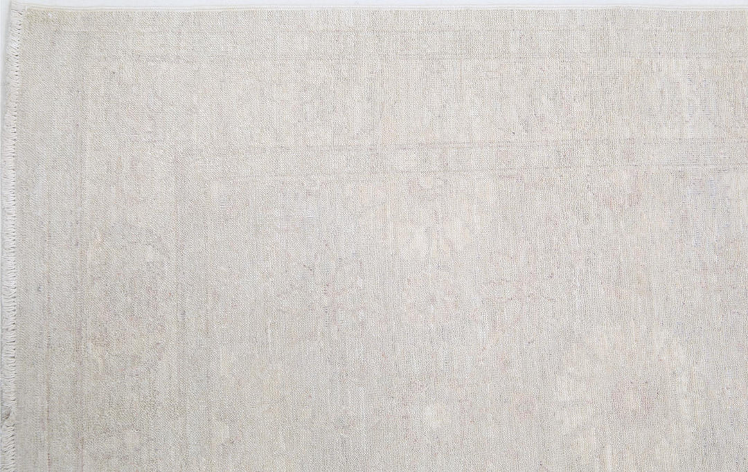 Serenity 2’ 10” x 10’ 0″ - No. AV34689 - ALRUG Rug Store