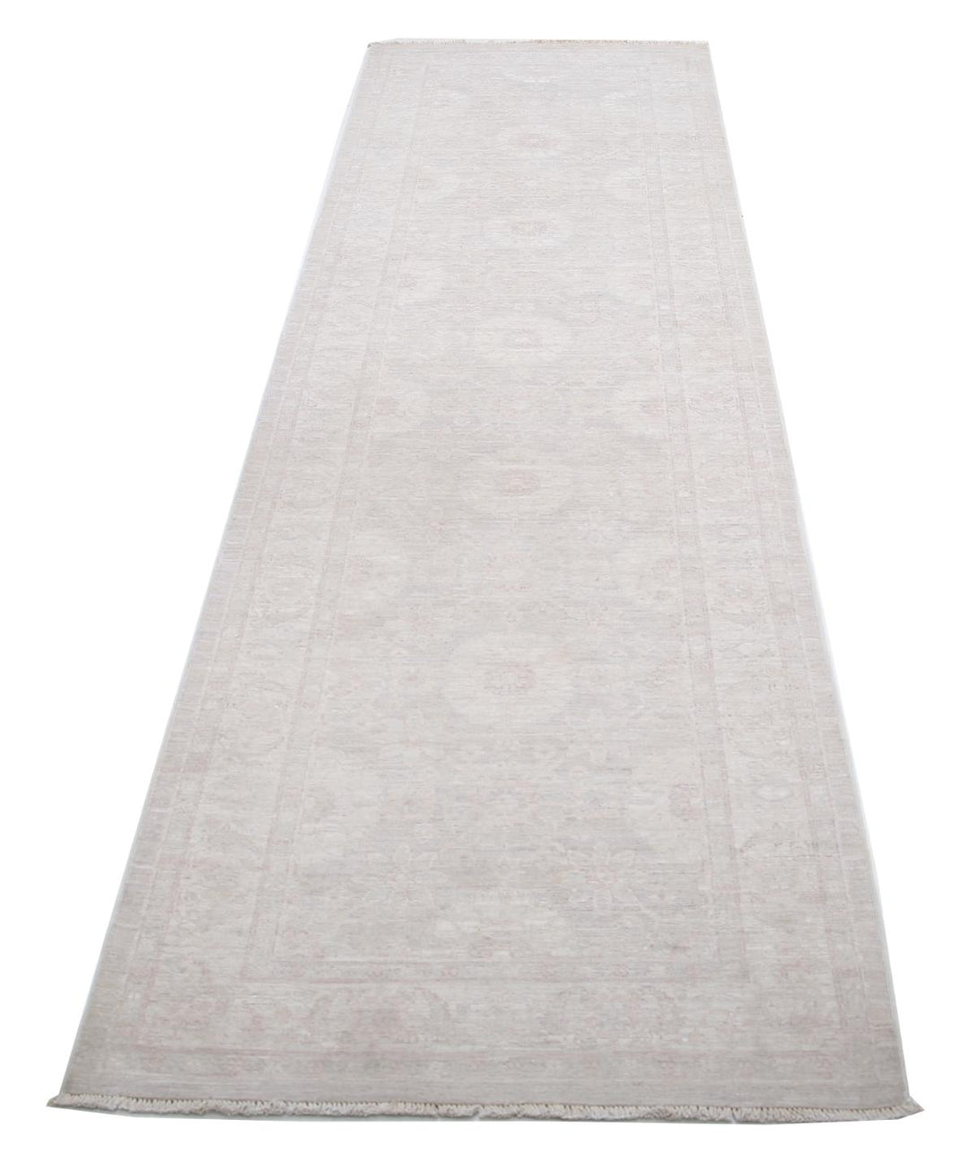 Serenity 2’ 9″ x 10’ 2″ - No. AV83374 - ALRUG Rug Store