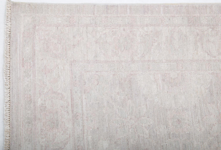 Serenity 2’ 9″ x 10’ 2″ - No. AV83374 - ALRUG Rug Store