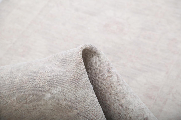 Serenity 2’ 9″ x 10’ 2″ - No. AV83374 - ALRUG Rug Store