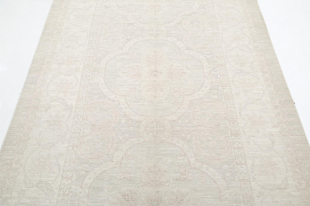 Serenity 5’ 0″ x 9’ 8″ - No. AV28381 - ALRUG Rug Store