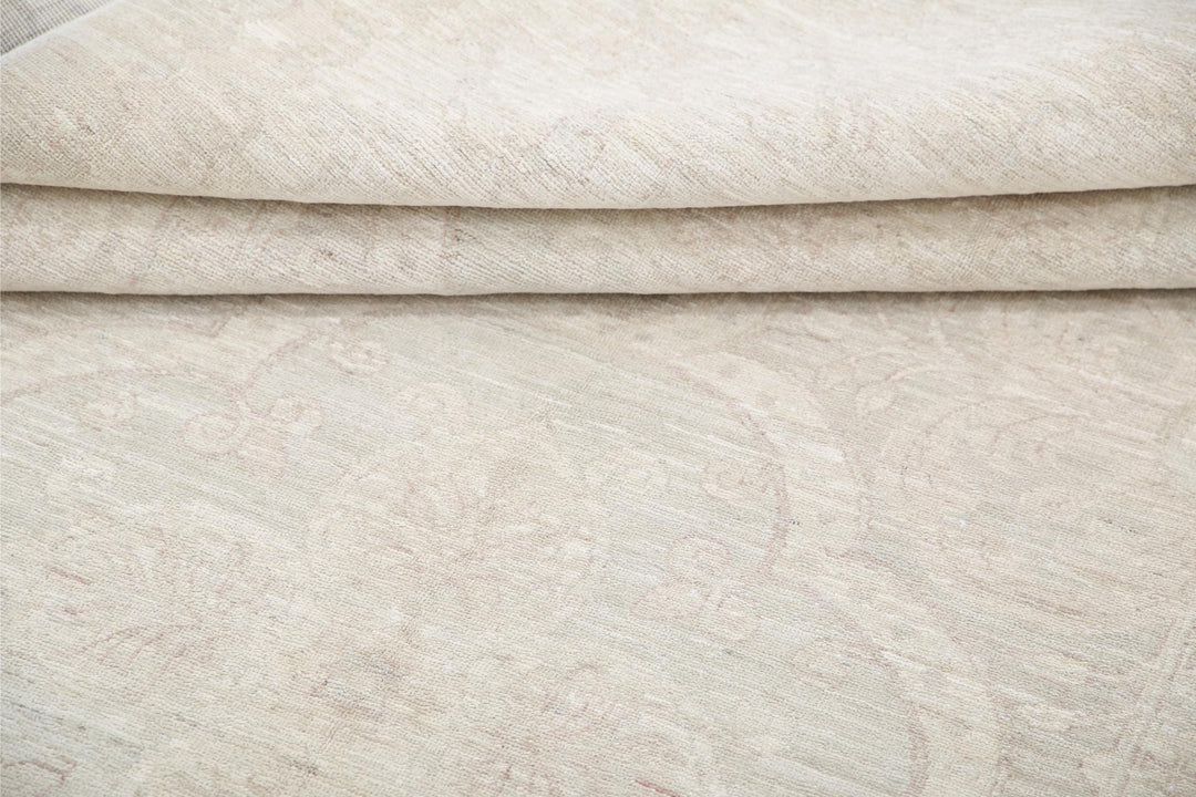 Serenity 5’ 0″ x 9’ 8″ - No. AV28381 - ALRUG Rug Store