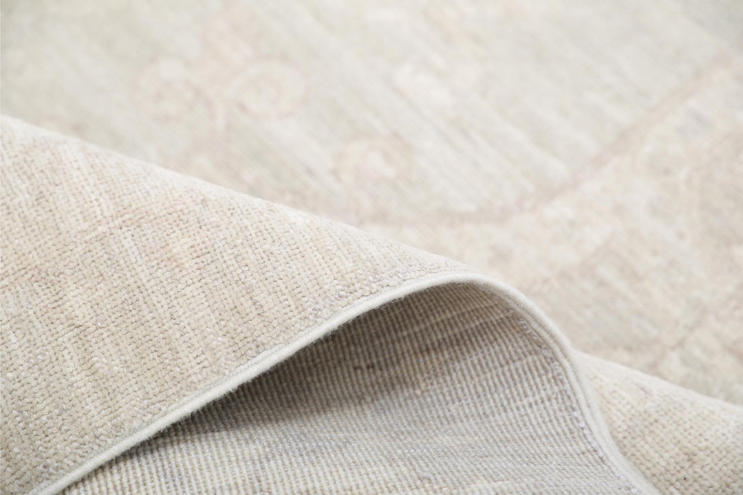 Serenity 5’ 0″ x 9’ 8″ - No. AV28381 - ALRUG Rug Store