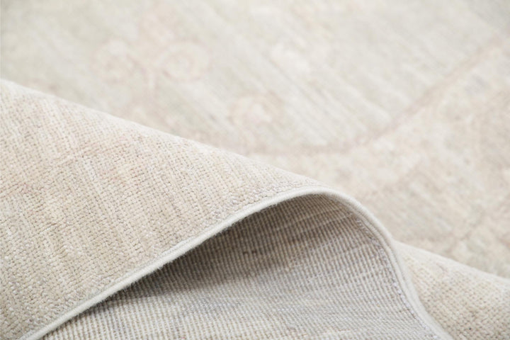 Serenity 5’ 0″ x 9’ 8″ - No. AV28381 - ALRUG Rug Store